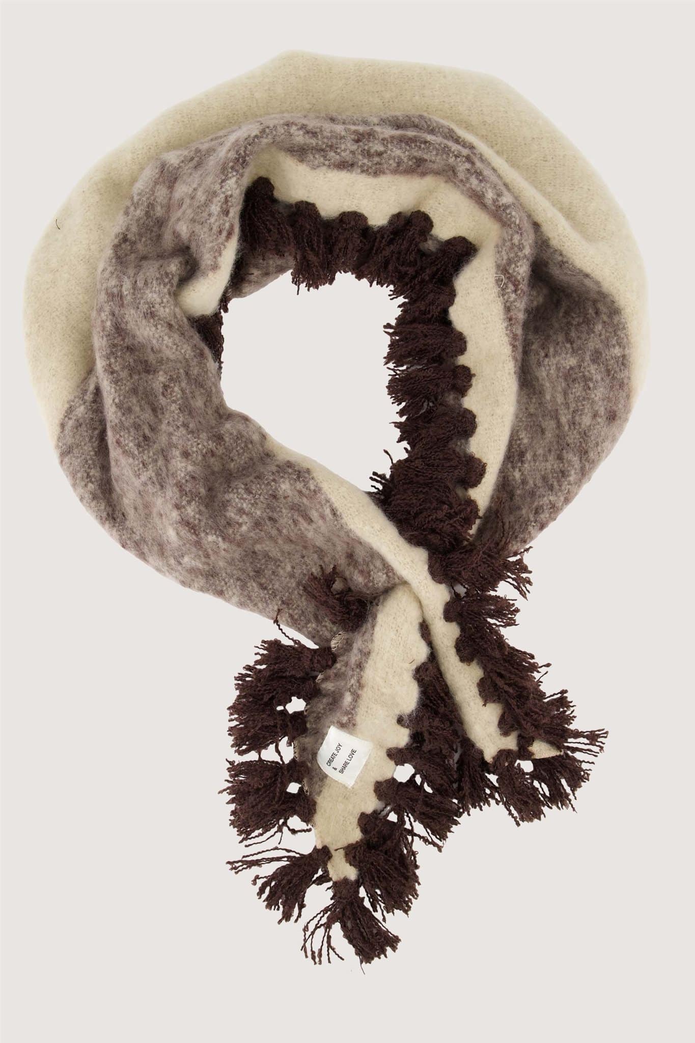 Scarf striped triangle